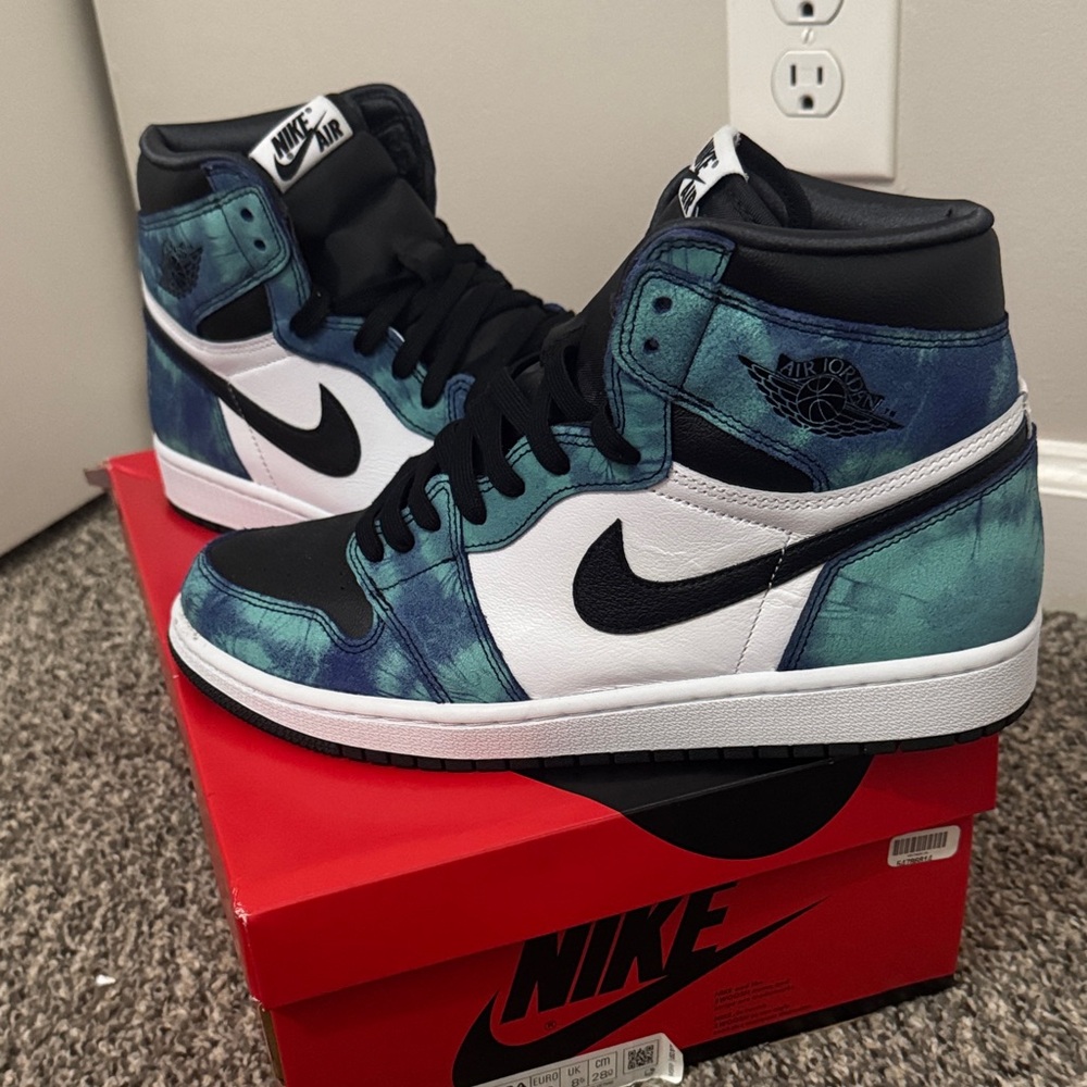 Nike Air Jordan 1 High tie dye women’s 11 men’s 9.5